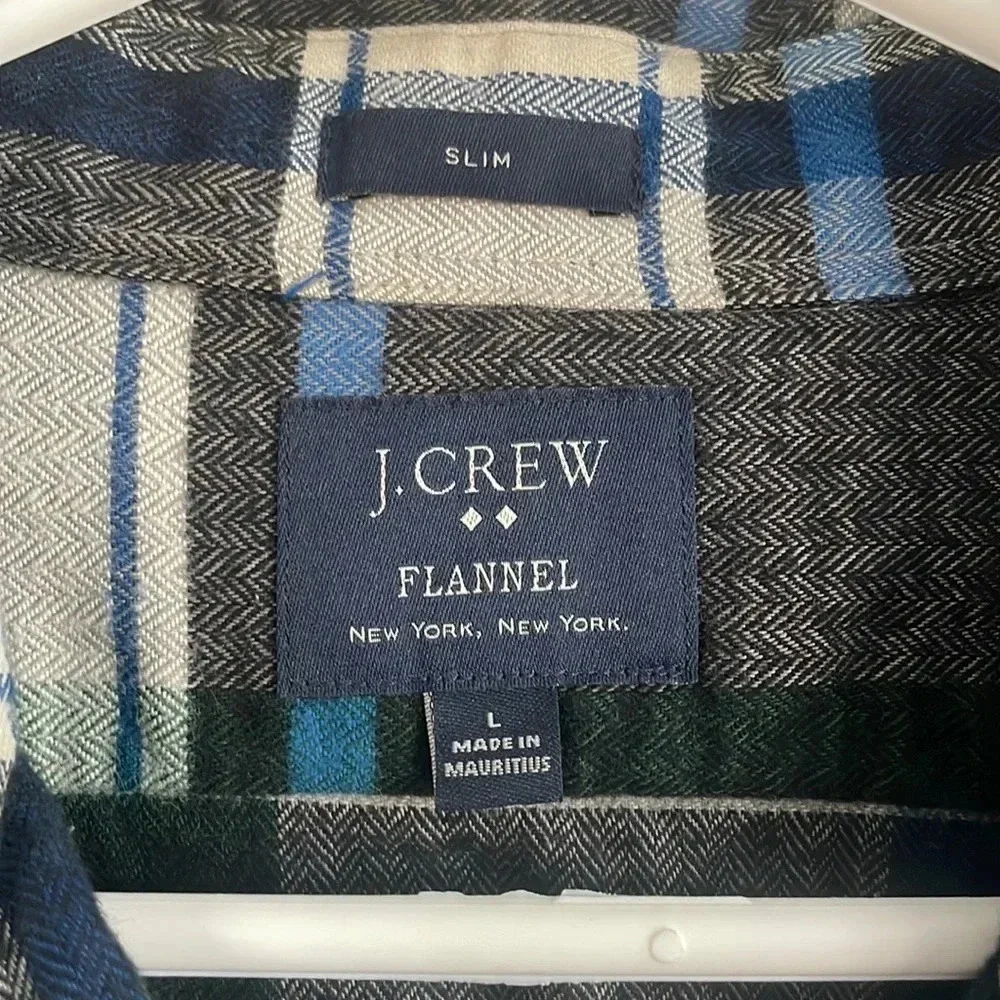 J. Crew plaid Flannel slim fit‎ button Up L